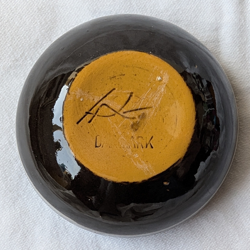 Herman August Kähler Denmark Handmade Slip Design Ceramic Bowl - Picture 3 of 7